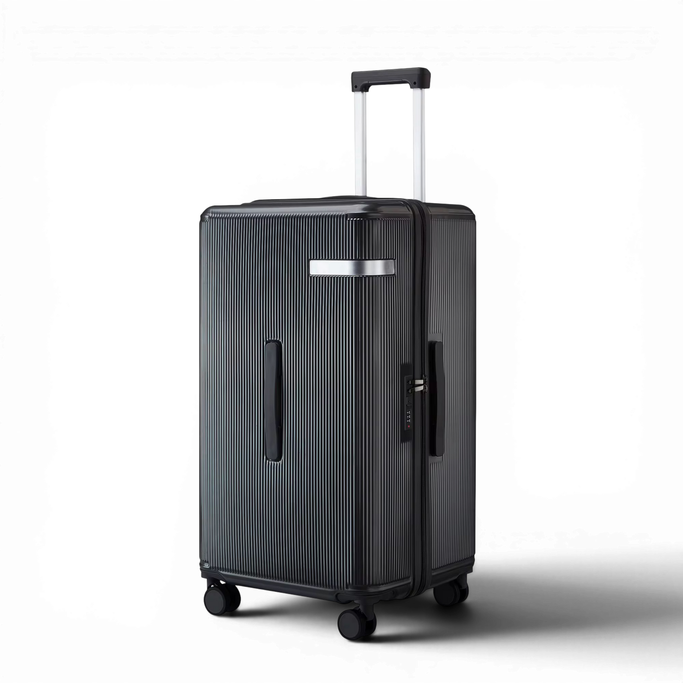 The Voyager Large - Check In 28"